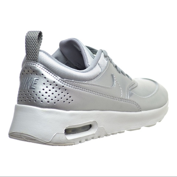 🆒🚺 NIKE AIR MAX IN METALLIC SILVER 🚺🆒 - Picture 10 of 16